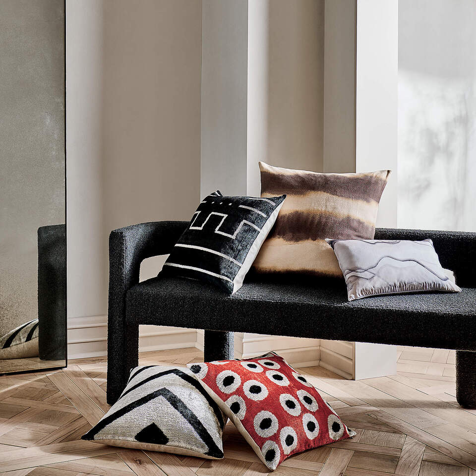 Stature Black Bench