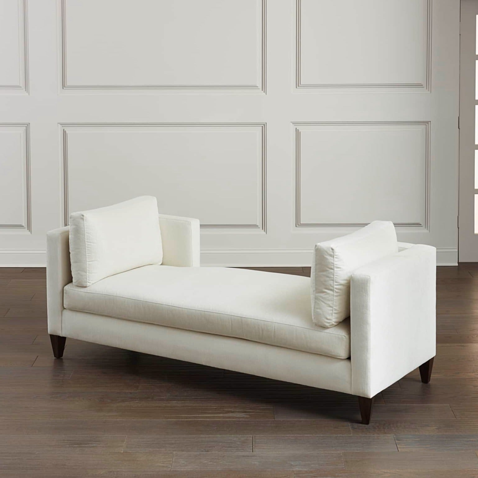 Saxon Chaise